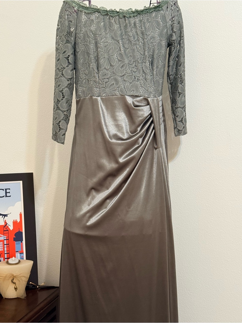 Elegant Lace & Satin Grey Prom Dress with Boatneck